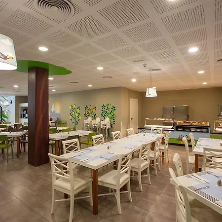 Grupotel Alcudia Pins 坎皮卡福特